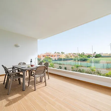 Brand New In Porto De Mos, Apartmán
